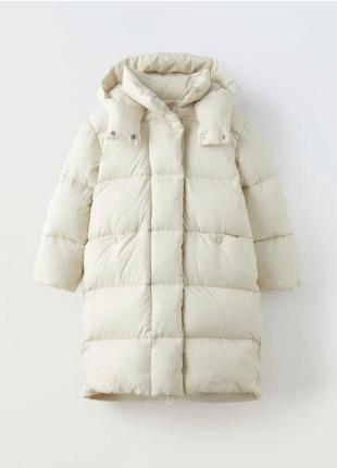 Пуховик zara 50 %пера и 50% пуха. 11-12 лет