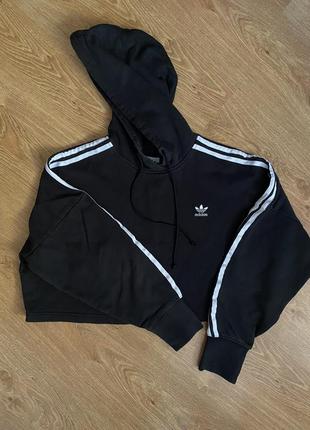 Укороченная кофта с капюшоном adidas
