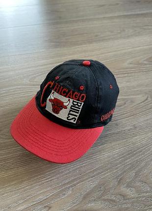 Чоловіча оригінальна вінтажна колекційна кепка сніпбекс нашивкою chicago bulls nba