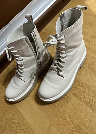 Чоботи. берци