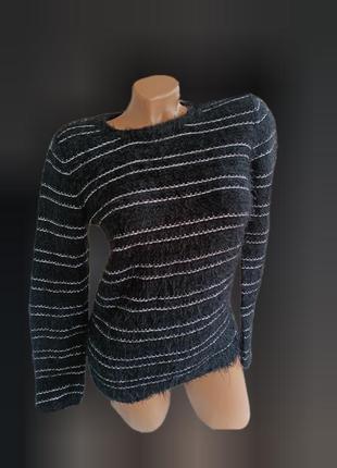 Светр в смужку травка