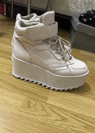 Ботінки.ботільйони