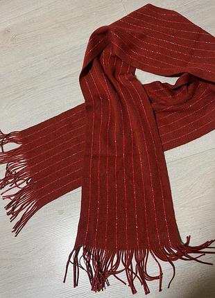 Червоний новорічний шарф