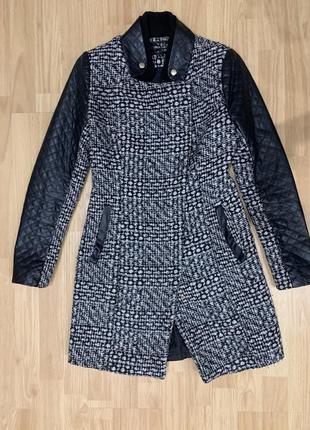 Пальто чорно біле