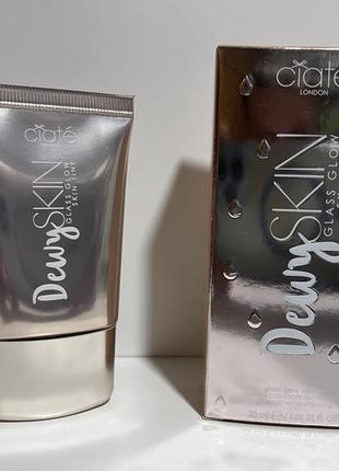 Крем тінт для обличчя dewy skin glass glow skin tint ciate london