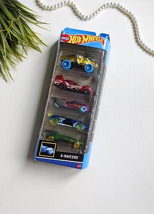 Набір нових машинок hot wheels