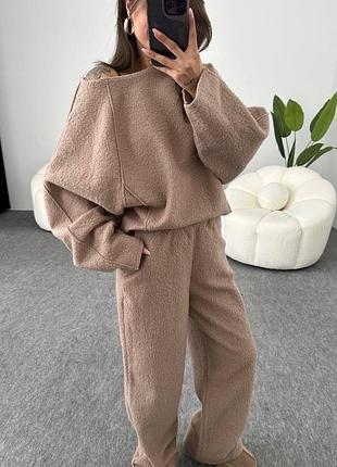 Тепленький костюм