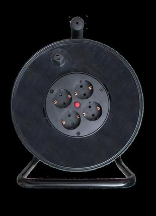 Подовжувач на котушці lp 50м (пвс 3*1,5), 4 гнізда із заземлюючим контактом до 3.5 квт