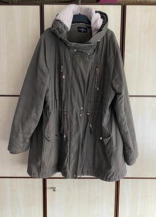 Куртка теплая с капюшоном