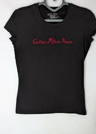 Бавовняна футболка calvin klein jeans, прикрашена стразами