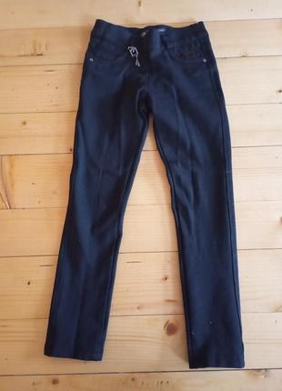 Брюки для девочки идеальное состояние 
утепленные