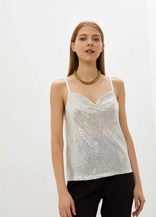 Белый топ в пайетки р.44