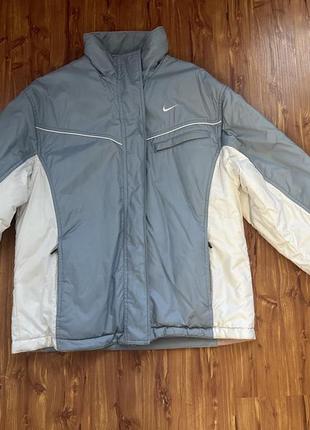 Продам куртку пуховик фирмы nike