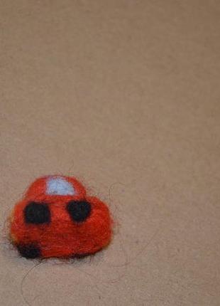 Валяная машинка из шерсти