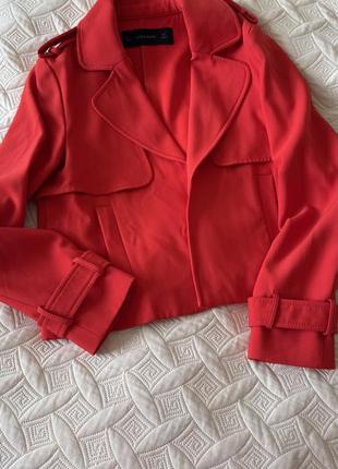 Zara короткий тренч красный