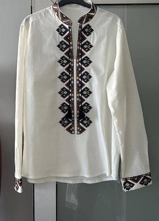 Мужская вышитая рубашка