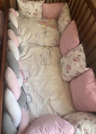 Бортики-подушки в дитяче ліжко.