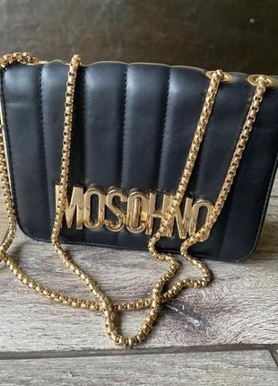 Сумочка в стиле moschino