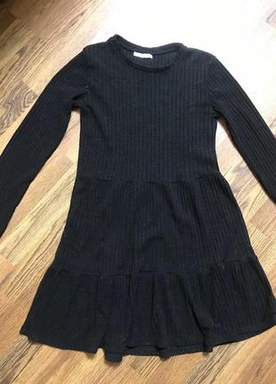 Платье zara черное трикотажное в рубчик размер s