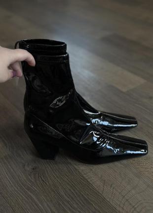 Лакові ботильйони