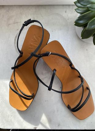 Zara босоніжки