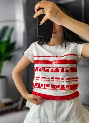 Женская футболка guess