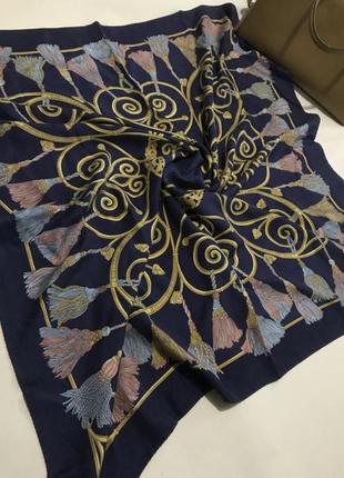 Шелковый платок Chateau royal paris в стиле versace