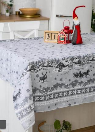 Красивая новогодняя скатерть льняная