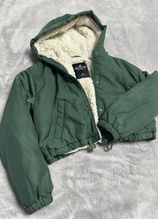 Бомпер укороченная куртка с капюшоном hollister