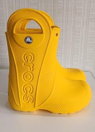 Детские резиновые сапоги crocs handle rain boot kids c8 желтые