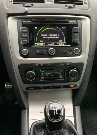 Рамка магнітоли skoda a5