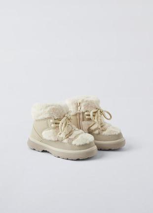 Комбинированные ботинки с искусственным мехом с контрастными нашивками zara новая коллекция,чежки zara,чоботы zara,ботинки zara