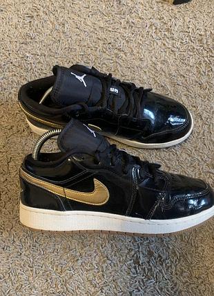 Кросівки  air jordan 1 retro low. розмір 38,5 (24, 5 см устілка). оригінал