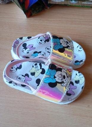 Дитячі шлепанці, 11 см устілки,ідеальний стан