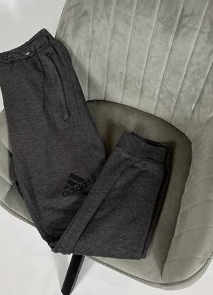 Женские темно серые брюки adidas