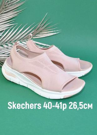 В новом состоянии босоножки skechers