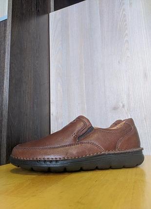 Clarks - шкіряні туфлі мокасини кросівки