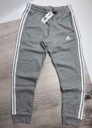 Спортивні штани чоловічі на флісі adidas ij6494 теплые спортивные штаны