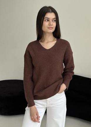 Вязаный оверсайз свитер свободного кроя