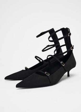 Туфли на каблуках «китен хил» с ремешками