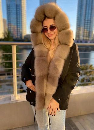 Теплая зимняя парка s /42 с натуральным мехом финского песца