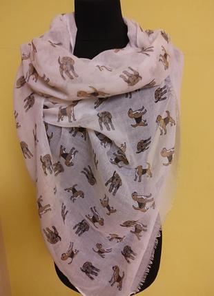 Белый палантин.шарф с животным принтом "собака бегль,