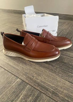Лофери calvin klein 10 43 більше мірять на вузьку ногу 44 30 см устілка, підійдуть на ногу 28.5 десь