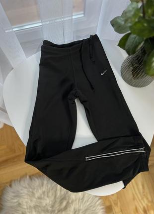 Черные спортивные лосины для бега nike