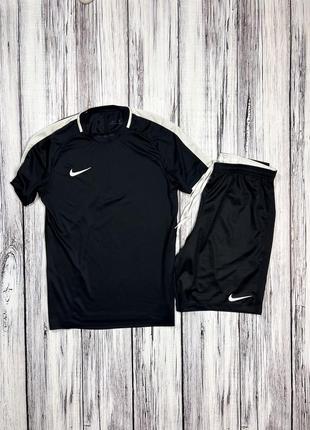 Nike костюм футбольный оригинал м размер черный