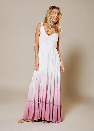 Натуральное длинное платье белое с эффектом градиент