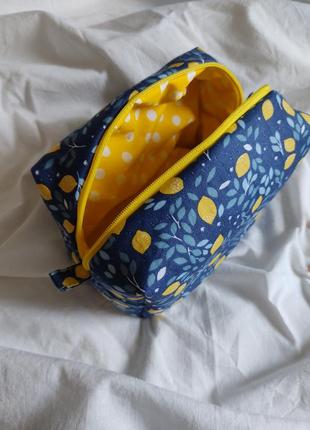 Косметичка с лимонами