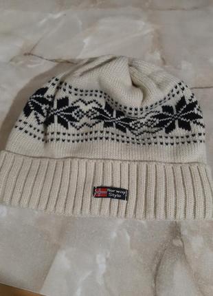 Шапка женская зимняя, размер 55/57.