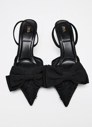 Відкриті сітчасті туфлі з бантом zara