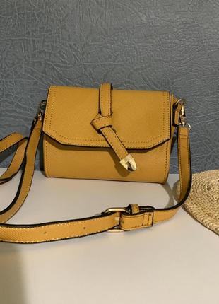 Жіноча сумочка caprisa